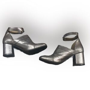Fly London Distressed Metallic Pewter Leather Mary Jane Coquette Heels Size 39